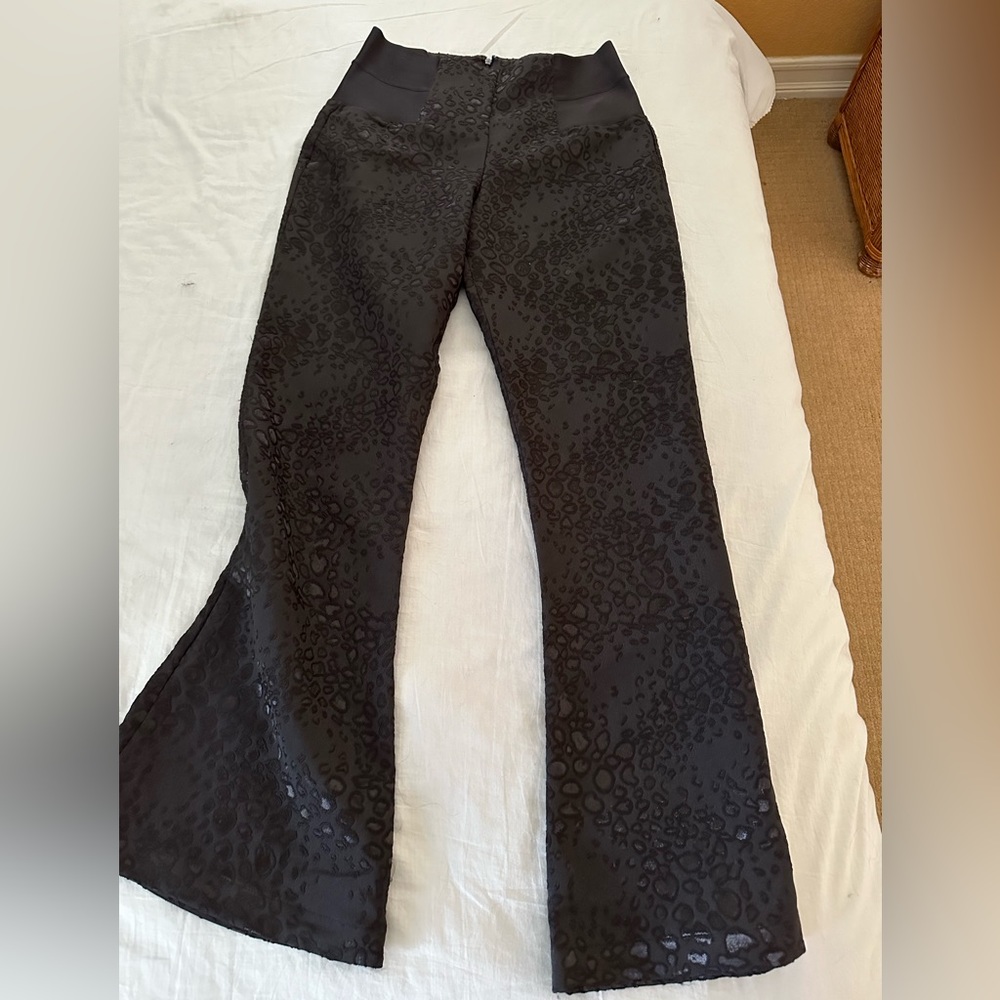 Black dressy pants. Beautiful print. Size 8